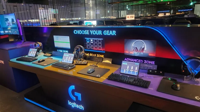 파일:라이엇 PC방 장비.jpg